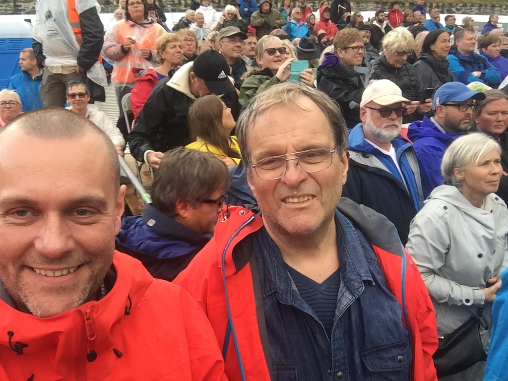 Øystein Lasse Tynning og Åsmund Lasse Tynning på Paul McCartney-konsert i Bergen i 2016.