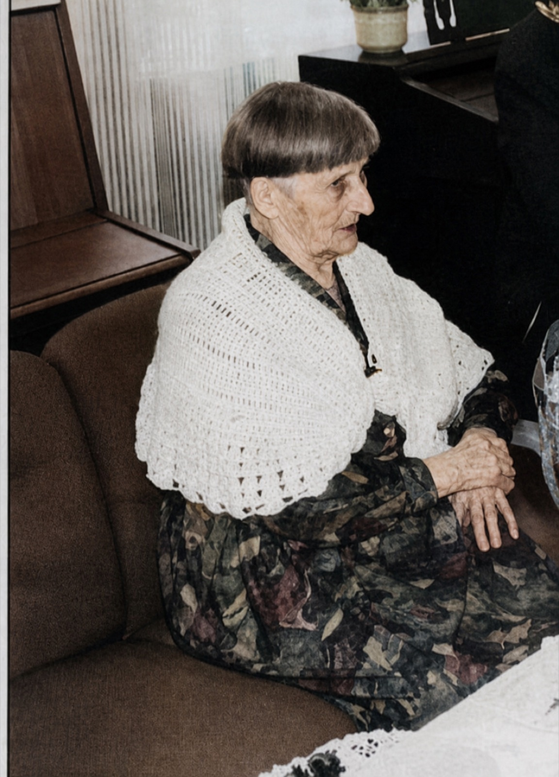 Betsy Brekken hjemme i stua i 1997, året hun fylte 100 år
